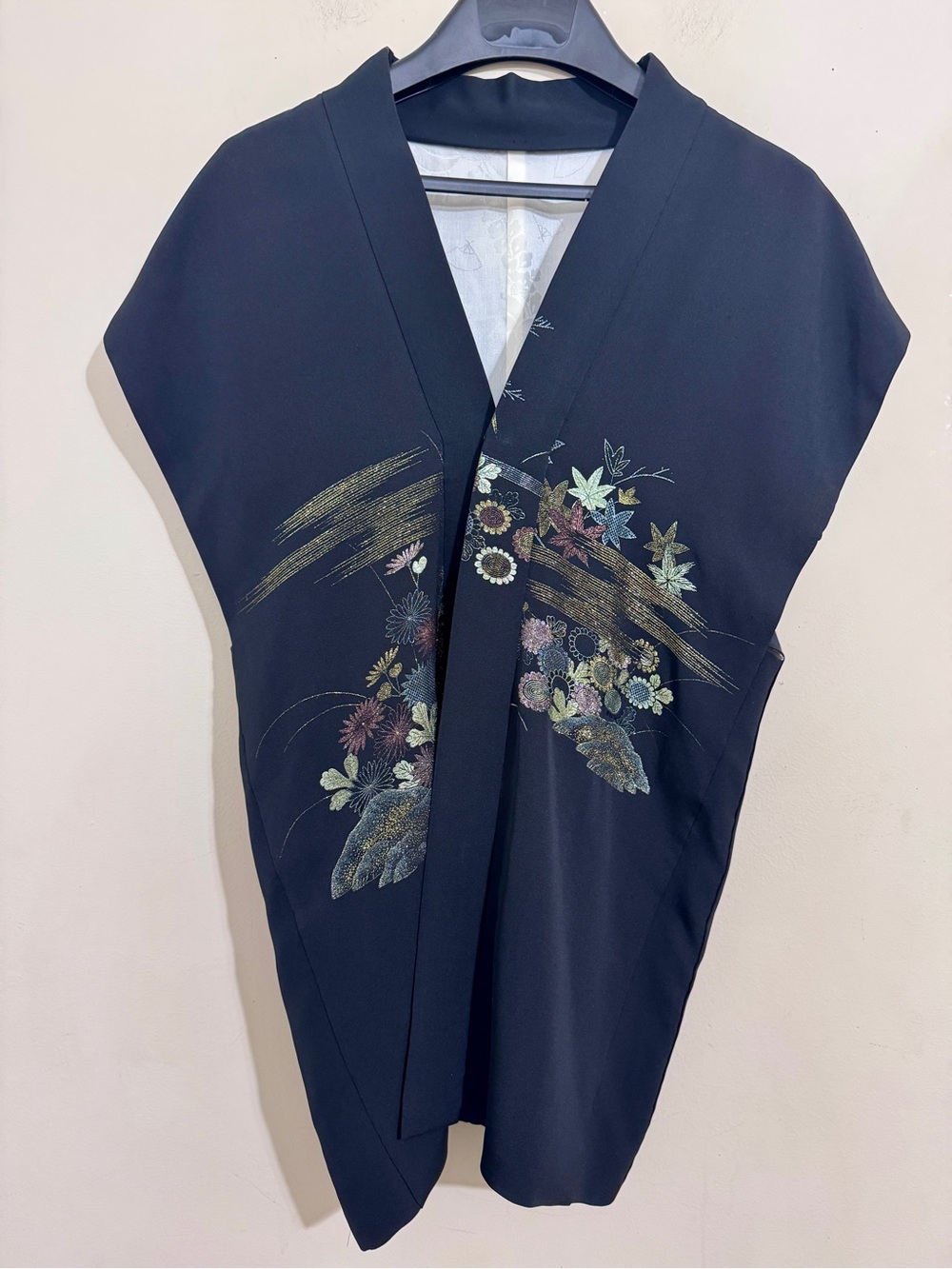Woman's Kimono Vest Black Floral Metallic Detail size XL Avant Garde Artsy Chic